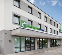 Holiday Inn Express Olympiapark Exterior