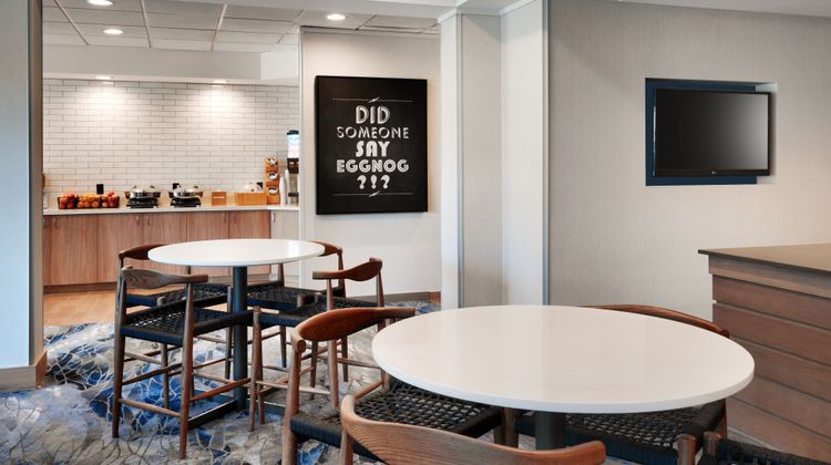 Fairfield Inn & Suites by Marriott Restaurant