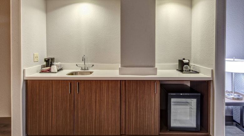 <b>Courtyard Nashville Vanderbilt/West End Suite</b>. Images powered by <a href="https://www.leonardoworldwide.com/" title="Leonardo Worldwide" target="_blank">Leonardo</a>.