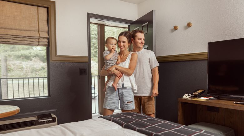 <b>The Ozarker Lodge Room</b>. Images powered by <a href="https://www.leonardoworldwide.com/" title="Leonardo Worldwide" target="_blank">Leonardo</a>.