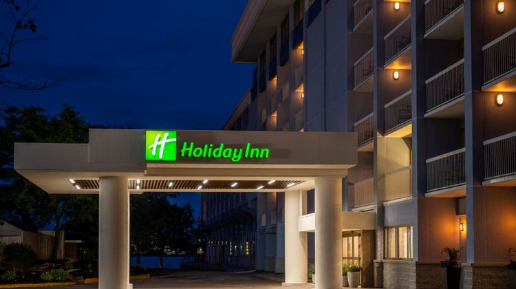 Holiday Inn Dallas Market Ctr Love Field Exterior