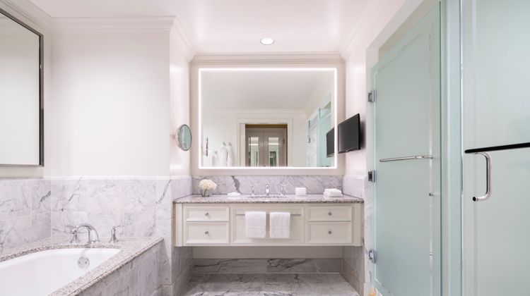 Four Seasons Hotel Westlake Village Suite