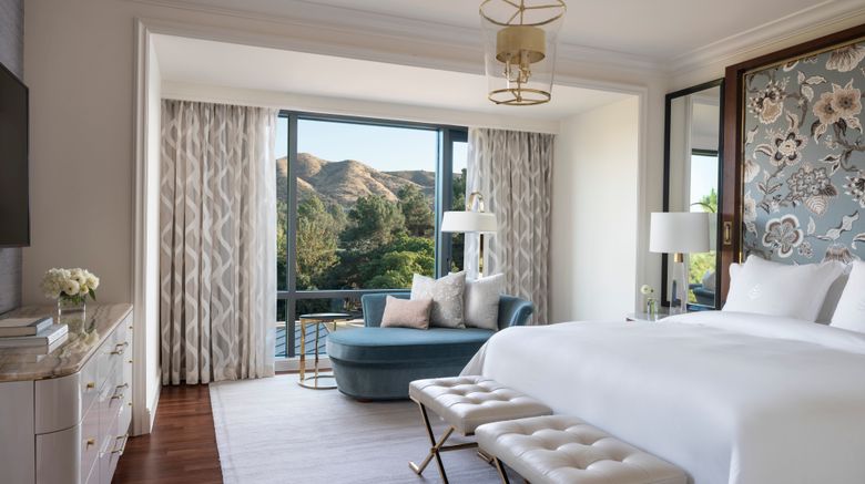 <b>Four Seasons Hotel Westlake Village Suite</b>. Images powered by <a href="https://www.leonardoworldwide.com/" title="Leonardo Worldwide" target="_blank">Leonardo</a>.