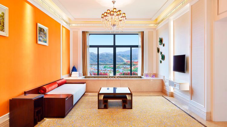 Four Points by Sheraton Heyuan Resort Suite