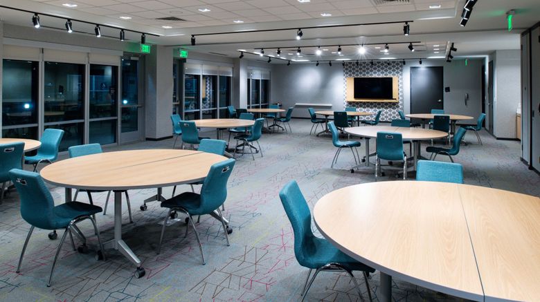 <b>aloft Charlotte Airport Meeting</b>. Images powered by <a href="https://www.leonardoworldwide.com/" title="Leonardo Worldwide" target="_blank">Leonardo</a>.