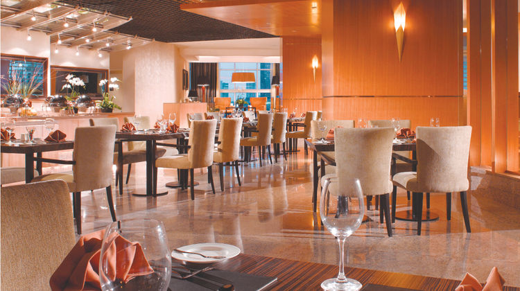 Oakwood Premier Cozmo Jakarta Restaurant
