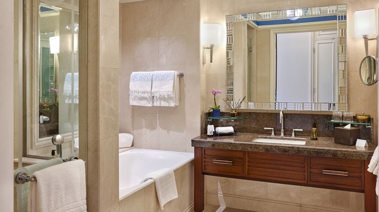 Four Seasons Hotel Bosphorus Room
