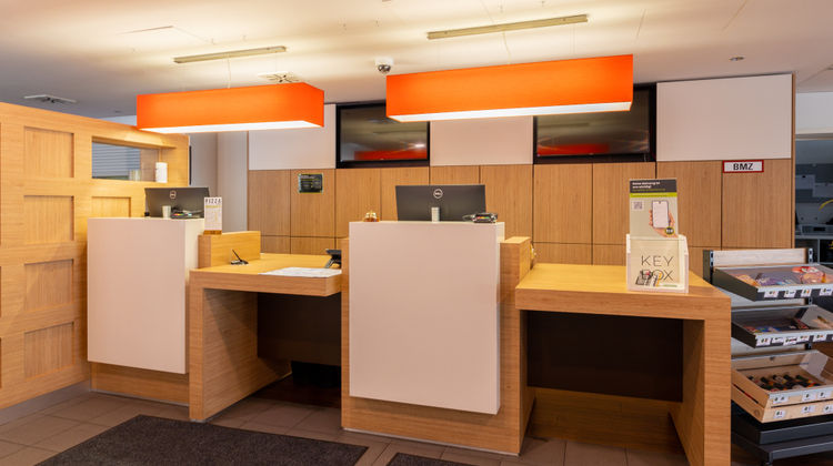 B&B Hotel Duisburg Lobby