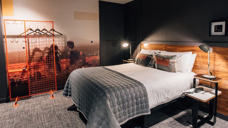 <b>Bullitt Hotel Room</b>. Images powered by <a href="https://www.leonardoworldwide.com/" title="Leonardo Worldwide" target="_blank">Leonardo</a>.