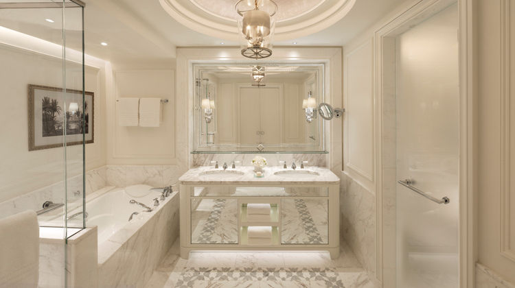 Four Seasons Hotel Doha Room