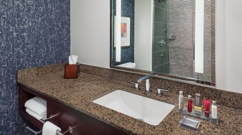 <b>Lancaster Marriott at Penn Square Room</b>. Images powered by <a href="https://www.leonardoworldwide.com/" title="Leonardo Worldwide" target="_blank">Leonardo</a>.