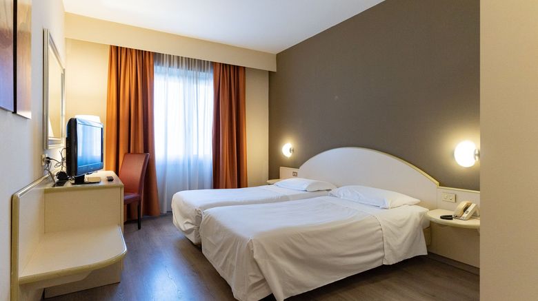 <b>Hotel Des Alpes Room</b>. Images powered by <a href="https://www.leonardoworldwide.com/" title="Leonardo Worldwide" target="_blank">Leonardo</a>.