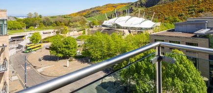 Edinburgh Marriott Holyrood Hotel Exterior
