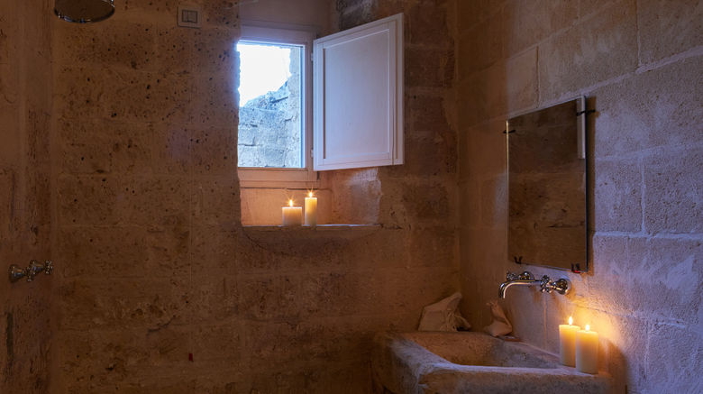 <b>Sextantio Grotte Della Civita Room</b>. Images powered by <a href="https://www.leonardoworldwide.com/" title="Leonardo Worldwide" target="_blank">Leonardo</a>.