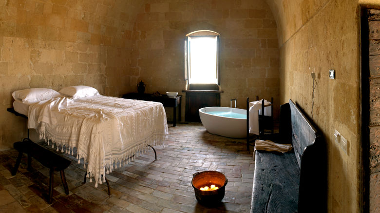 <b>Sextantio Grotte Della Civita Suite</b>. Images powered by <a href="https://www.leonardoworldwide.com/" title="Leonardo Worldwide" target="_blank">Leonardo</a>.