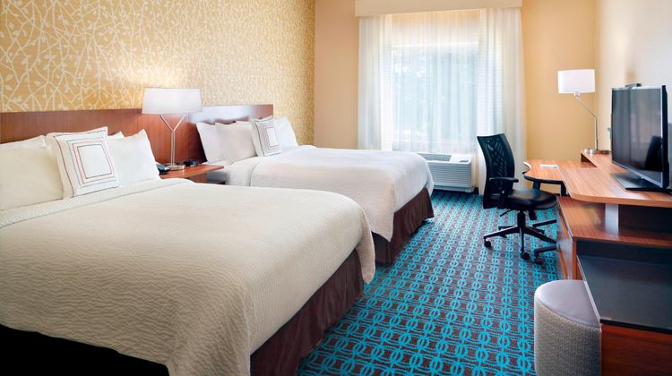 Fairfield Inn & Suites Flat Rock Room