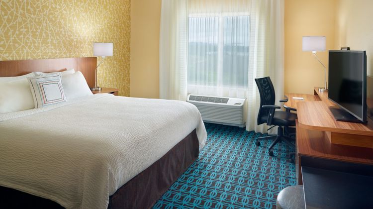 Fairfield Inn & Suites Flat Rock Room