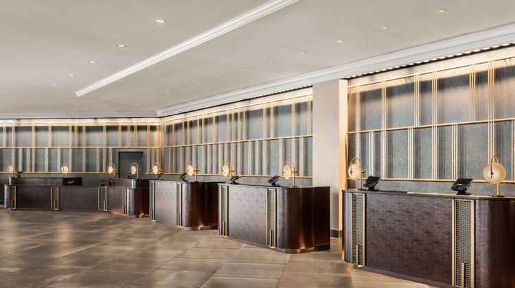Detroit Marriott at the Renaissance Ctr Lobby