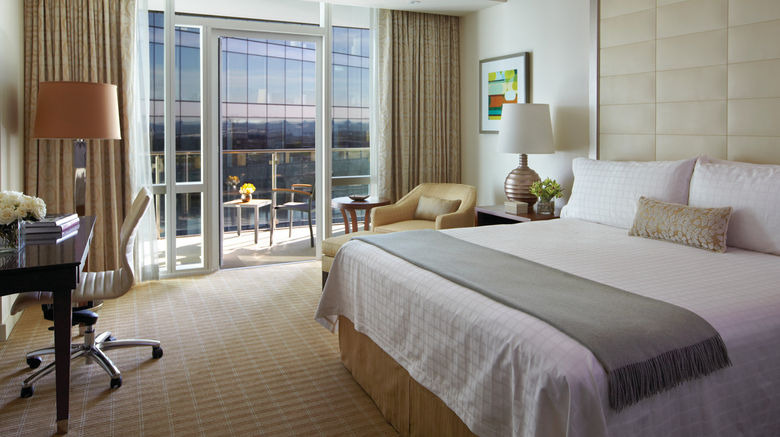 <b>Four Seasons Hotel Baltimore Room</b>. Images powered by <a href="https://www.leonardoworldwide.com/" title="Leonardo Worldwide" target="_blank">Leonardo</a>.