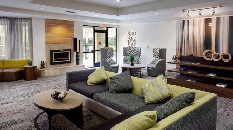 Courtyard by Marriott Stockton Lobby