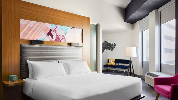 Aloft Leawood-Overland Park Room