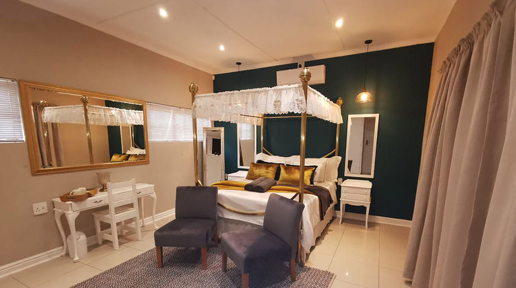 Tri-Angle B&B Suite