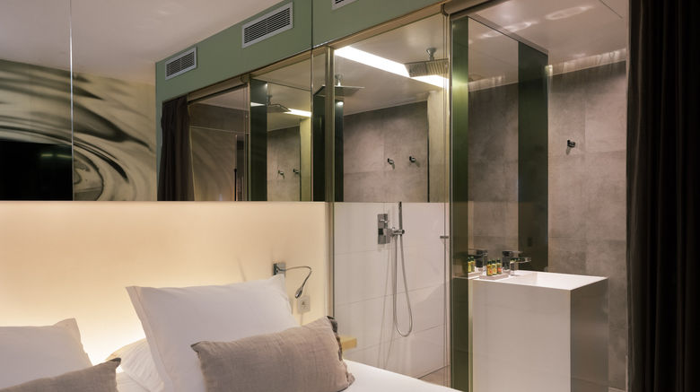 <b>Legend Hotel Room</b>. Images powered by <a href="https://www.leonardoworldwide.com/" title="Leonardo Worldwide" target="_blank">Leonardo</a>.