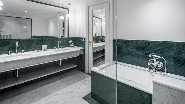 <b>Baglioni Hotel Luna Room</b>. Images powered by <a href="https://www.leonardoworldwide.com/" title="Leonardo Worldwide" target="_blank">Leonardo</a>.