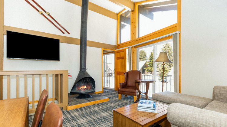 Outbound Mammoth Room