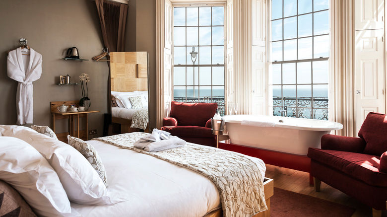<b>Drakes Hotel Room</b>. Images powered by <a href="https://www.leonardoworldwide.com/" title="Leonardo Worldwide" target="_blank">Leonardo</a>.