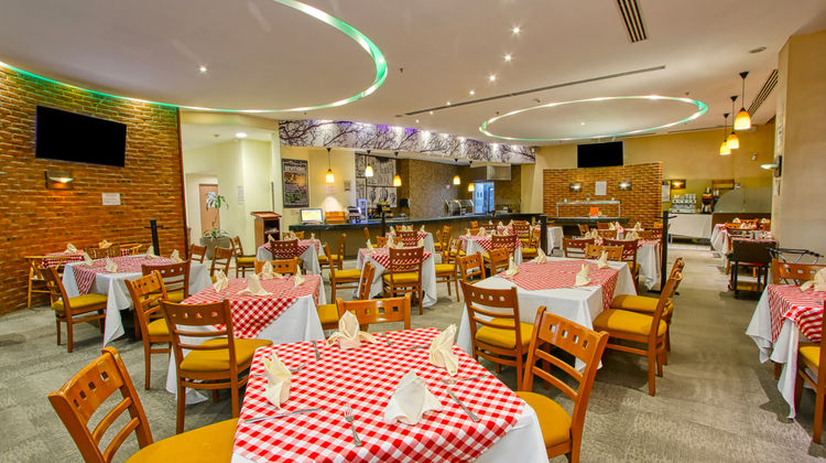 Holiday Inn Centro de Convenciones Restaurant