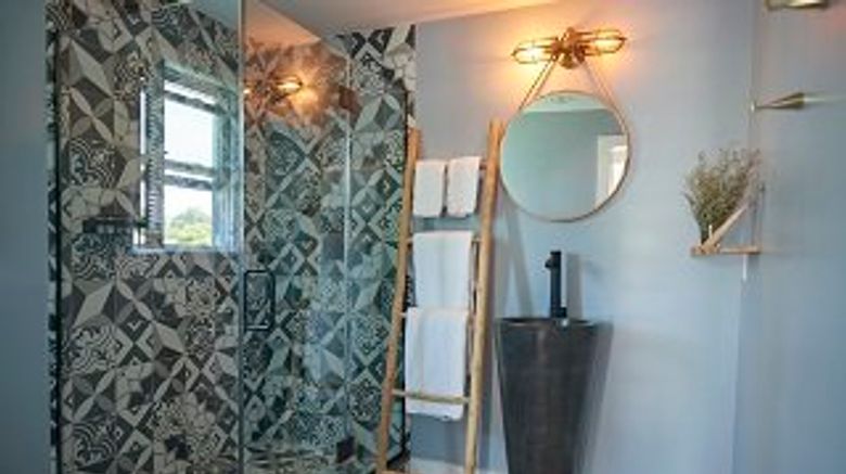 <b>Hero Beach Club Montauk Room</b>. Images powered by <a href="https://www.leonardoworldwide.com/" title="Leonardo Worldwide" target="_blank">Leonardo</a>.