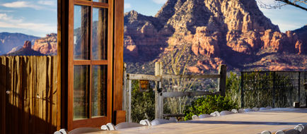Sky Ranch Lodge Exterior
