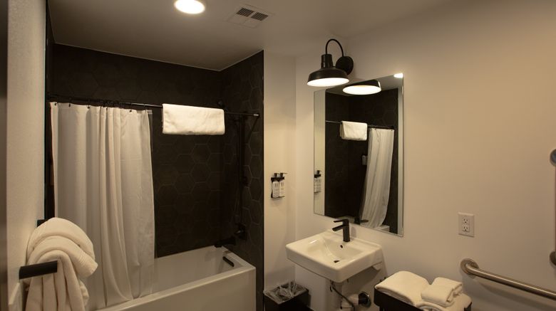 <b>Gravity Haus Winter Park Room</b>. Images powered by <a href="https://www.leonardoworldwide.com/" title="Leonardo Worldwide" target="_blank">Leonardo</a>.