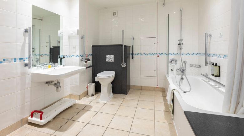 <b>Holiday Inn Cardiff City Centre Room</b>. Images powered by <a href="https://www.leonardoworldwide.com/" title="Leonardo Worldwide" target="_blank">Leonardo</a>.