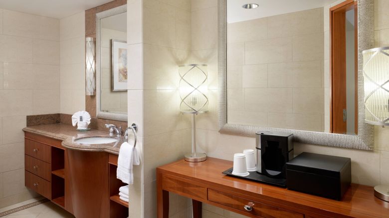 <b>San Diego Marriott Gaslamp Quarter Room</b>. Images powered by <a href="https://www.leonardoworldwide.com/" title="Leonardo Worldwide" target="_blank">Leonardo</a>.