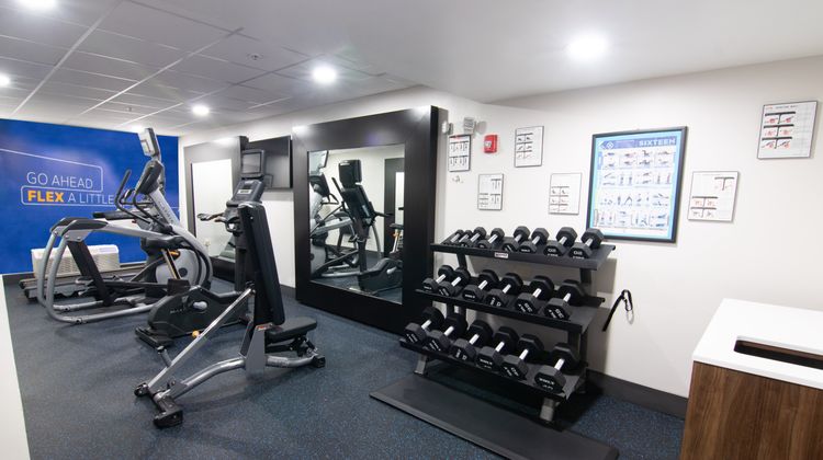 Holiday Inn Express & Suites FLL Arpt W Health Club