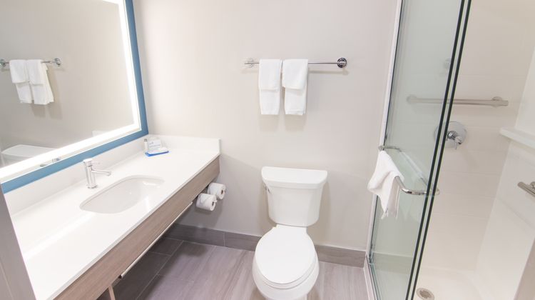 Holiday Inn Express & Suites FLL Arpt W Room