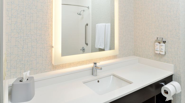 <b>Holiday Inn Express Hotel & Suites Room</b>. Images powered by <a href="https://www.leonardoworldwide.com/" title="Leonardo Worldwide" target="_blank">Leonardo</a>.
