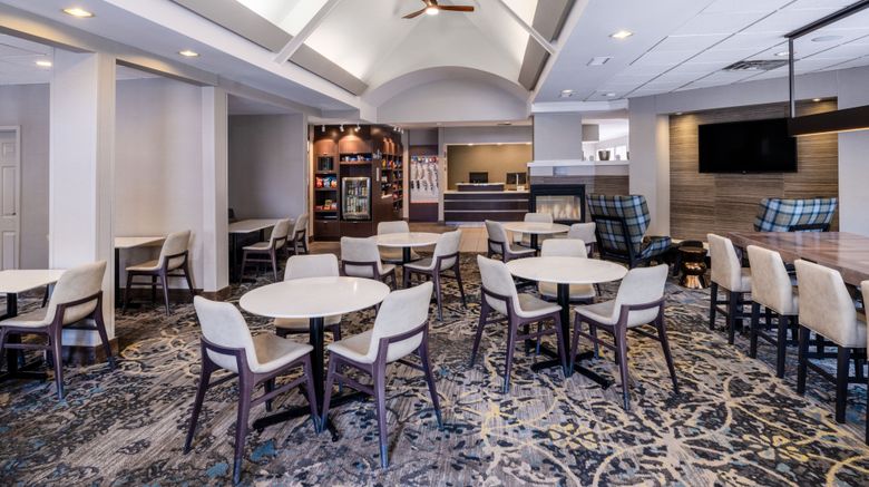 <b>Residence Inn Denver Southwest/Lakewood Lobby</b>. Images powered by <a href="https://www.leonardoworldwide.com/" title="Leonardo Worldwide" target="_blank">Leonardo</a>.