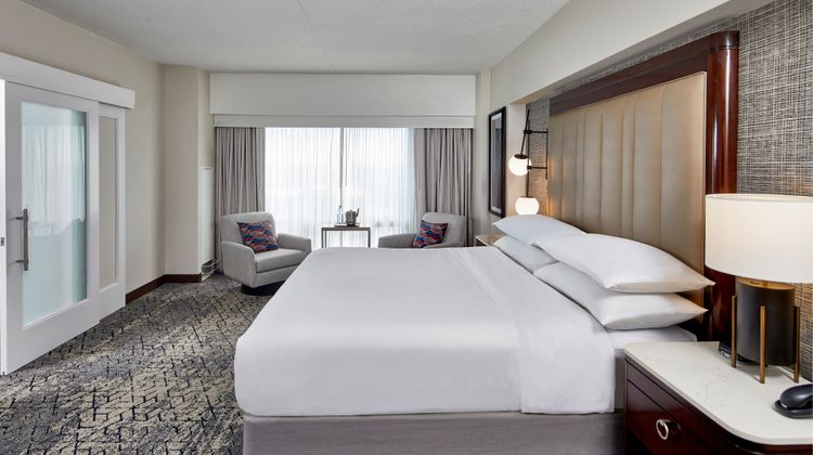 Sheraton Indianapolis Keystone Crossing Room