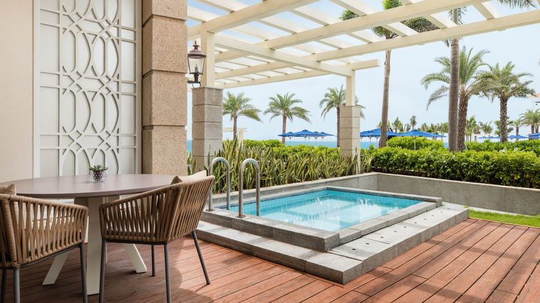 <b>Sheraton Grand Danang Resort Pool</b>. Images powered by <a href="https://www.leonardoworldwide.com/" title="Leonardo Worldwide" target="_blank">Leonardo</a>.