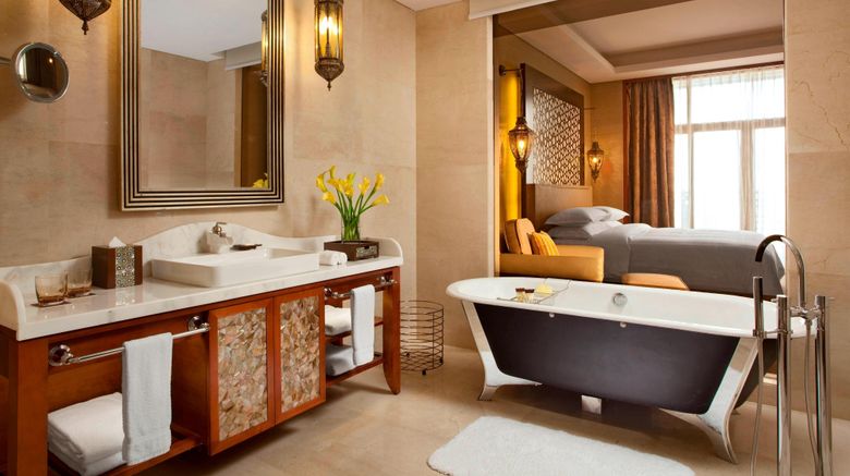 <b>Sheraton Qingyuan Lion Lake Resort Room</b>. Images powered by <a href="https://www.leonardoworldwide.com/" title="Leonardo Worldwide" target="_blank">Leonardo</a>.