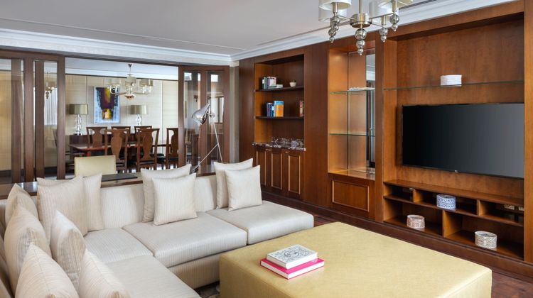 Sheraton Oman Hotel Suite