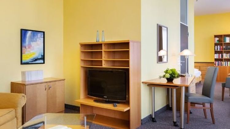 Plaza Hotel & Living Frankfurt Suite