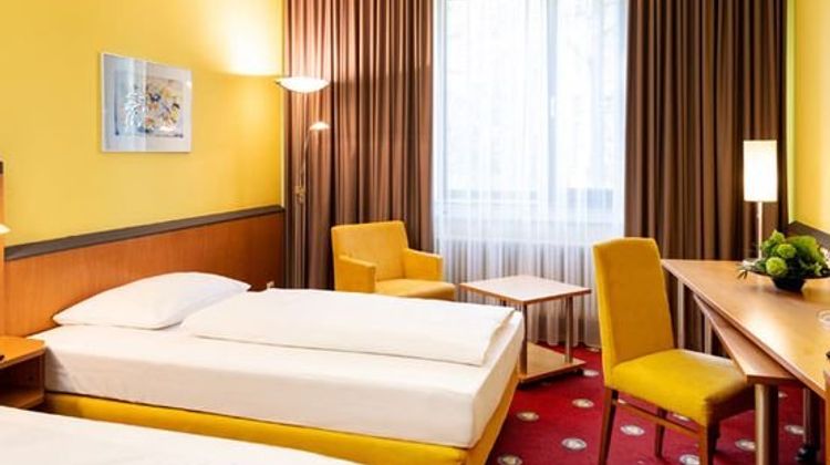 Plaza Hotel & Living Frankfurt Room