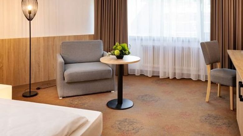 <b>Plaza Hotel & Living Frankfurt Room</b>. Images powered by <a href="https://www.leonardoworldwide.com/" title="Leonardo Worldwide" target="_blank">Leonardo</a>.