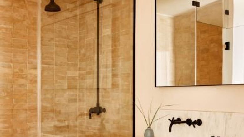 <b>Marram Montauk Room</b>. Images powered by <a href="https://www.leonardoworldwide.com/" title="Leonardo Worldwide" target="_blank">Leonardo</a>.