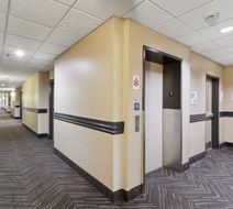 Holiday Inn Hotel & Suites Lobby