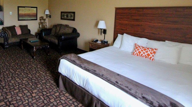 <b>Expressway Suites Suite</b>. Images powered by <a href="https://www.leonardoworldwide.com/" title="Leonardo Worldwide" target="_blank">Leonardo</a>.